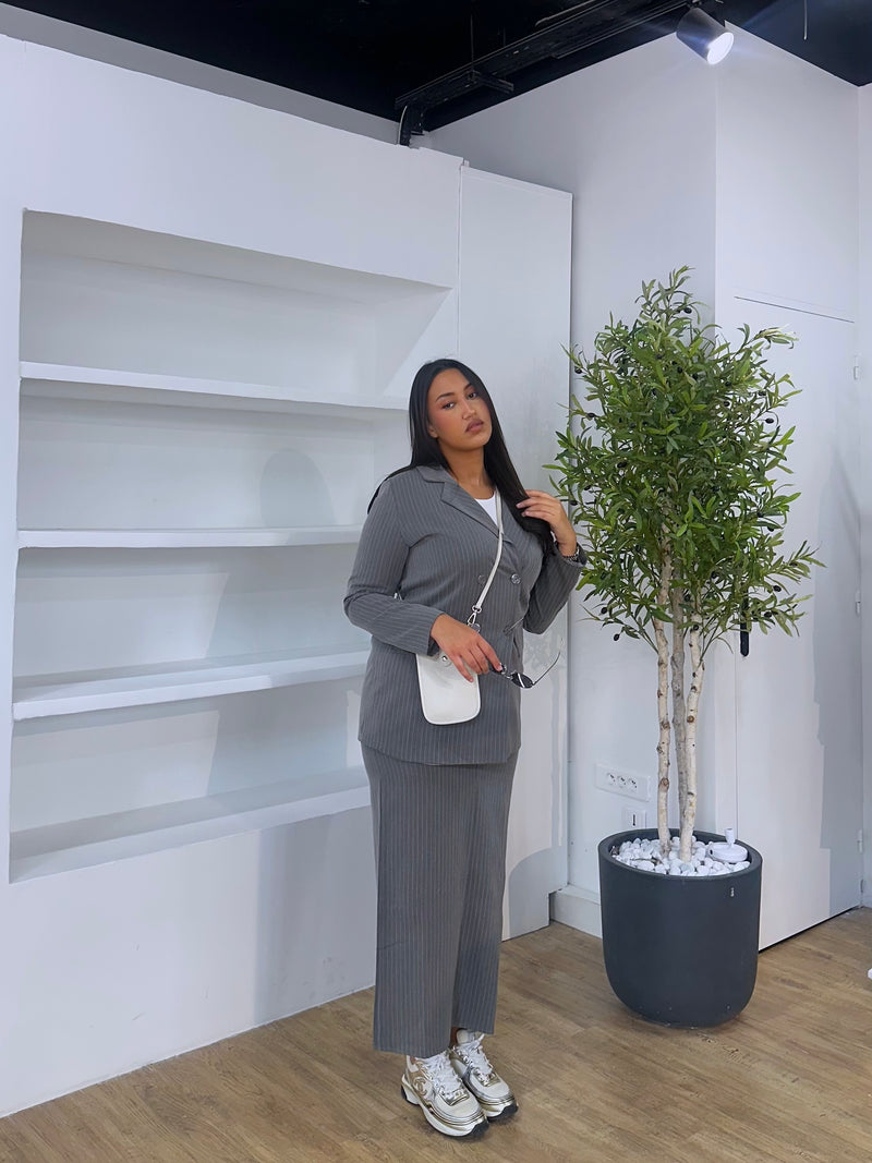 ENSEMBLE TAILLEUR [Jupe + Blazer]