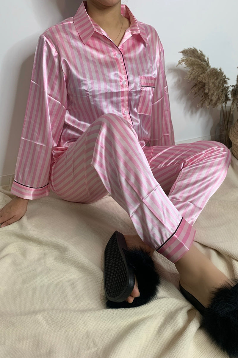 ENSEMBLE DE PYJAMA EN SATIN RAYÉ