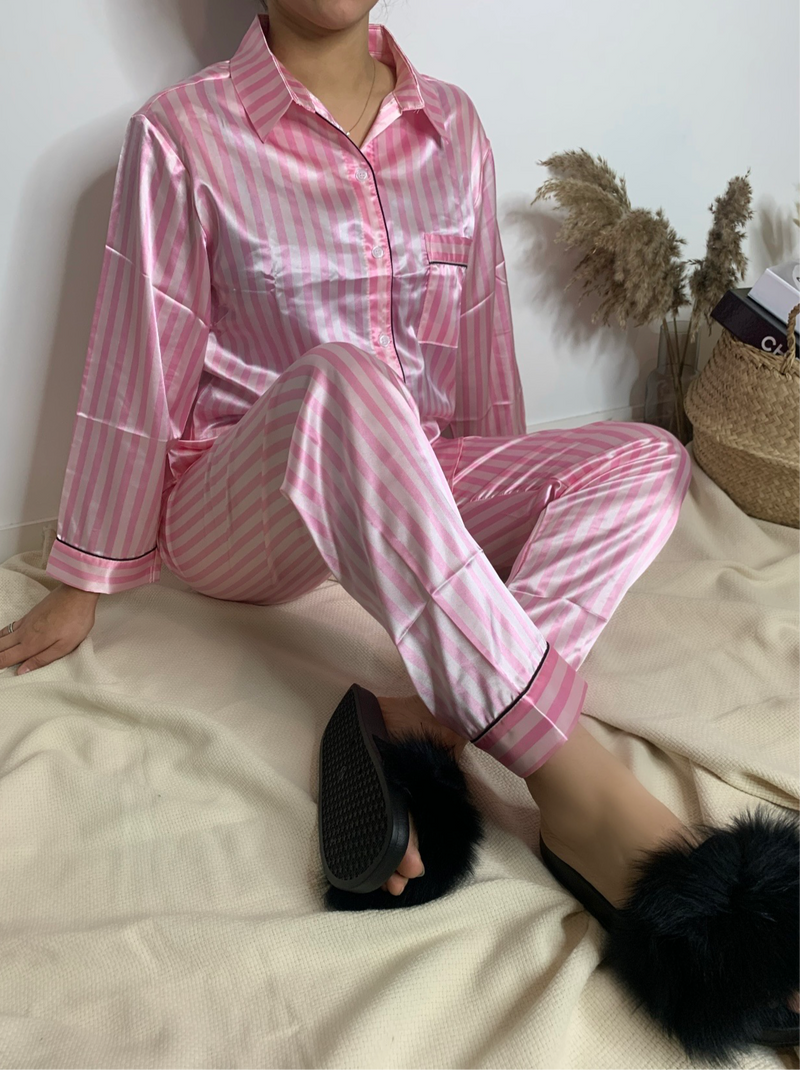 ENSEMBLE DE PYJAMA EN SATIN RAYÉ